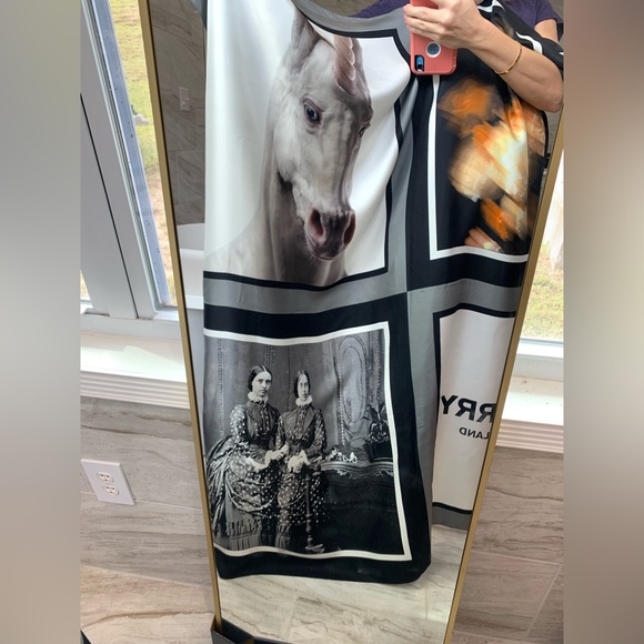 Authentic BURBERRY Silk Montage Print Large Square Scarf Monochrome. - Picture 4 of 10